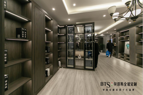 223314056cd734d180b3ba357e69f37.png 06